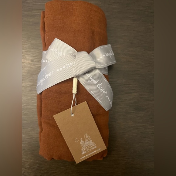 NWT Angel Dear Muslim Swaddle Blanket - Picture 1 of 3